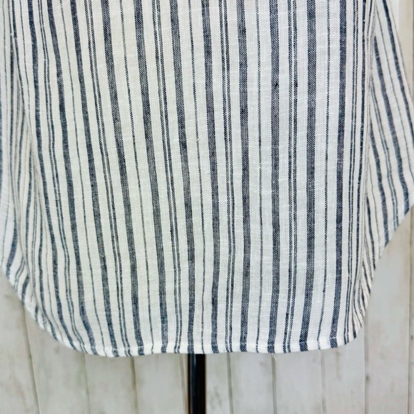 Old Navy | Linen-Cotton Striped Flutter Sleeve Top - Picture 3 of 12